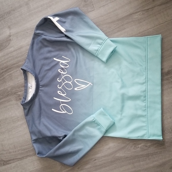 *Blessed* top - Picture 1 of 12